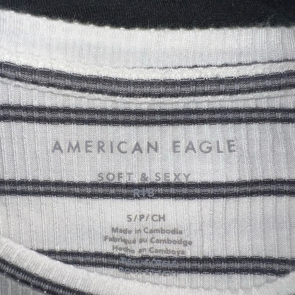 NWT American Eagle White Black Striped T-shirt, Size XS - Picture 2 of 2